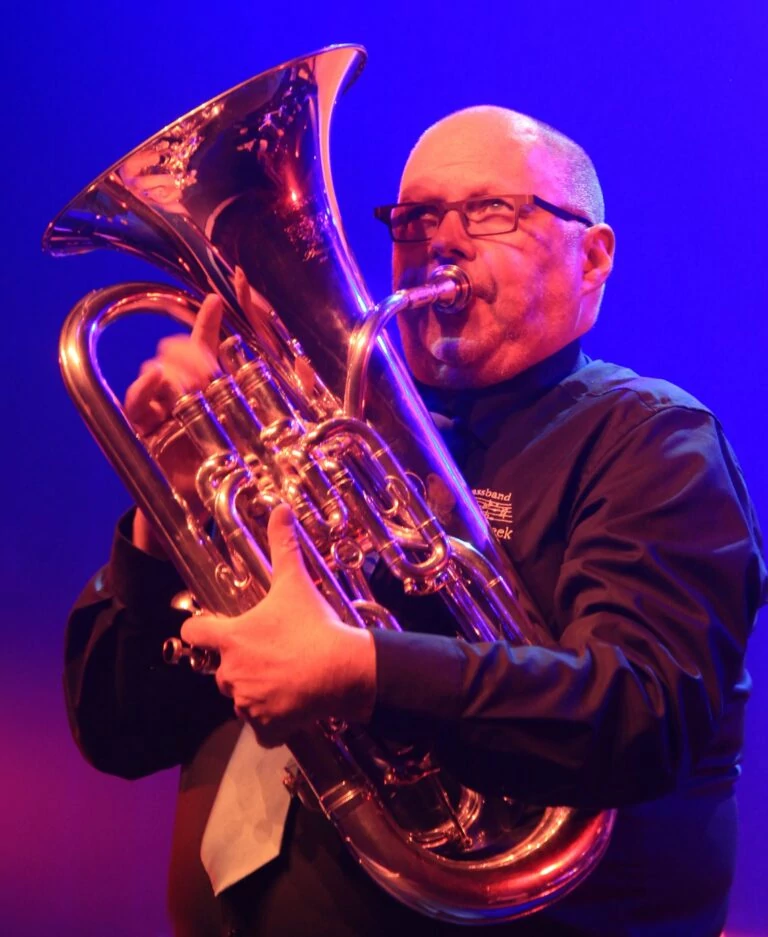Johan Dresselaers tijdens zijn laatste concert met Brassband Hombeek